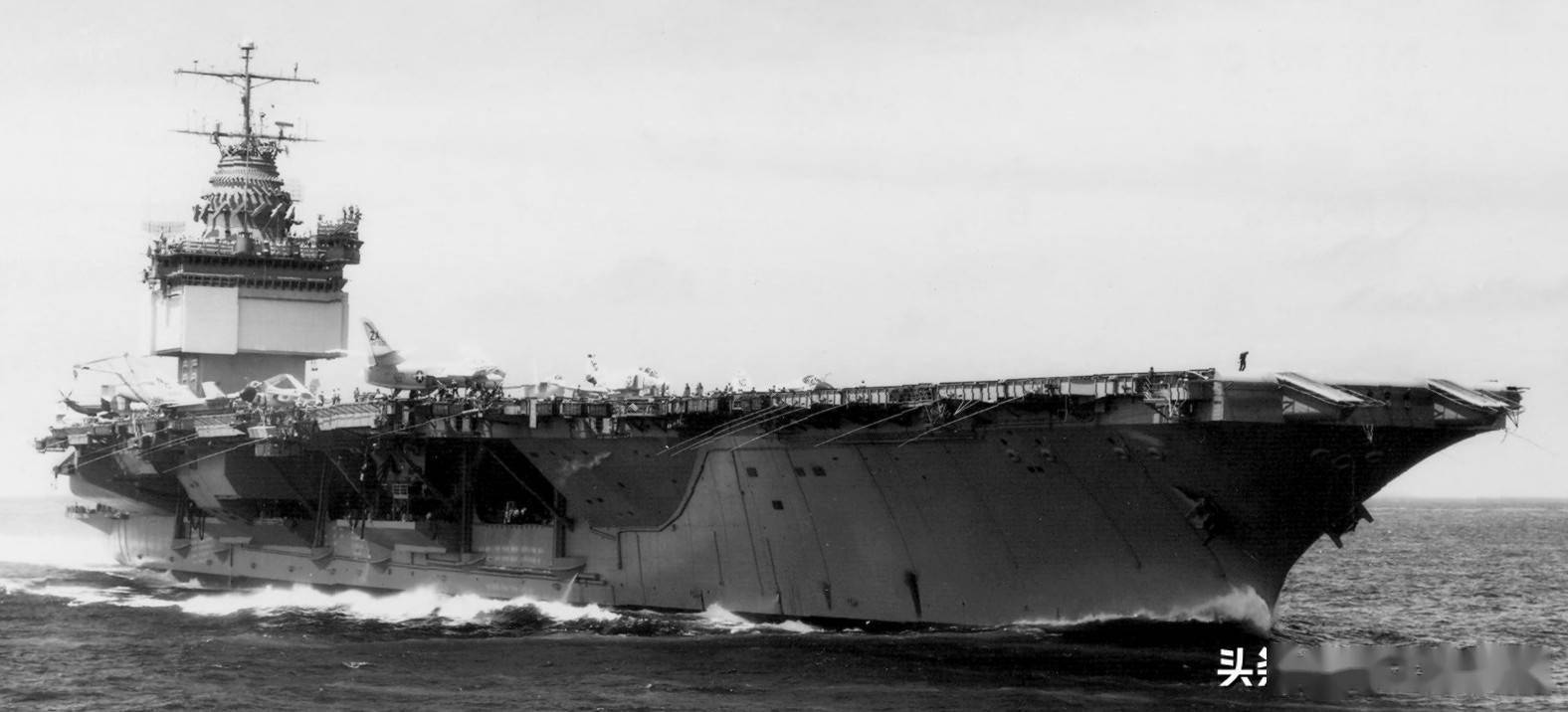 图说大e世界上第一艘核动力航母企业号服役60周年