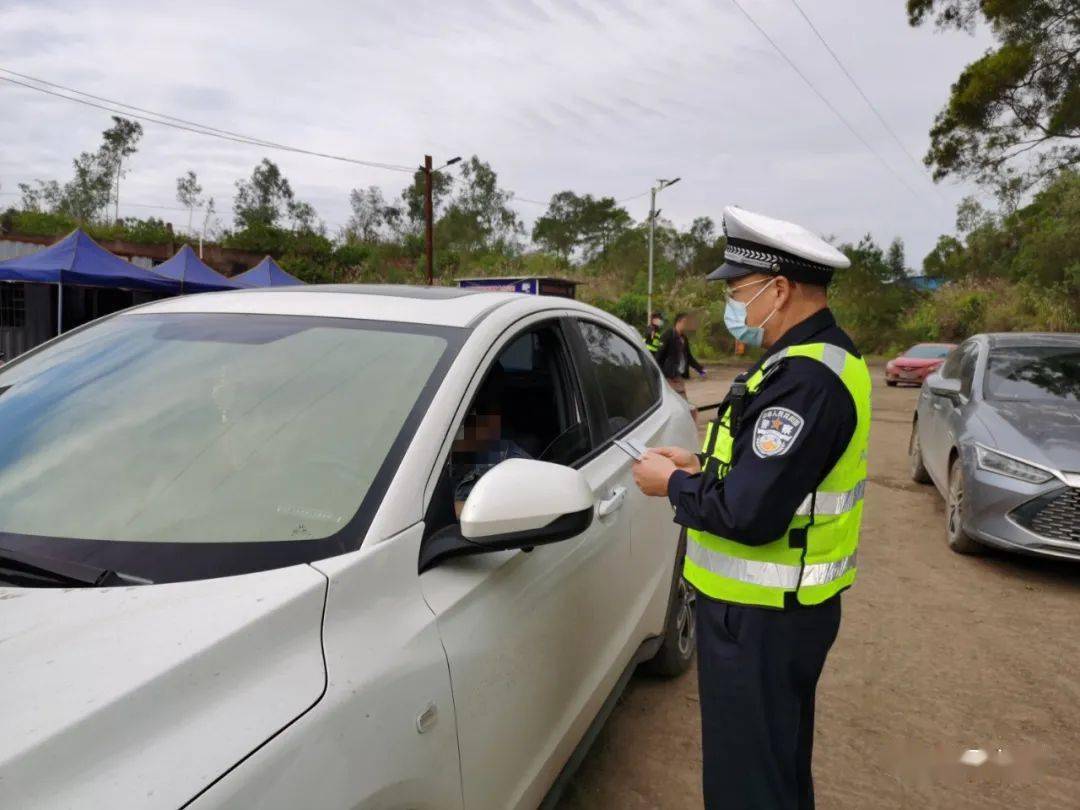 交警又查车了!副市长也在现场