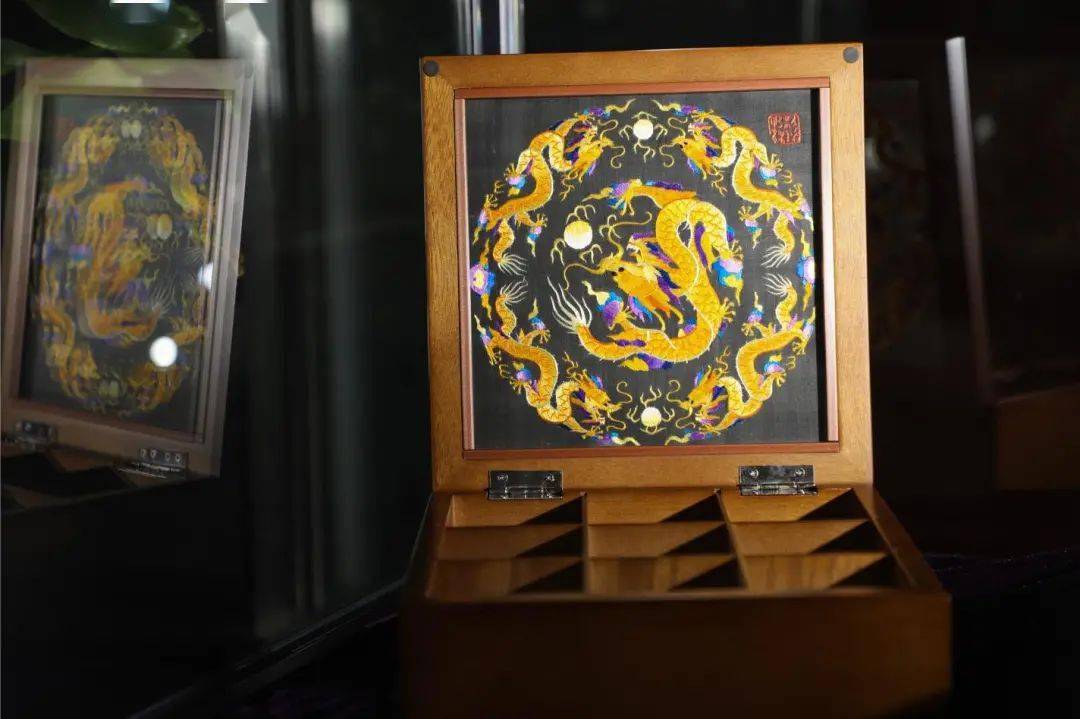 传承千年技艺展现指尖非遗艺术温州大剧院施氏瓯绣展