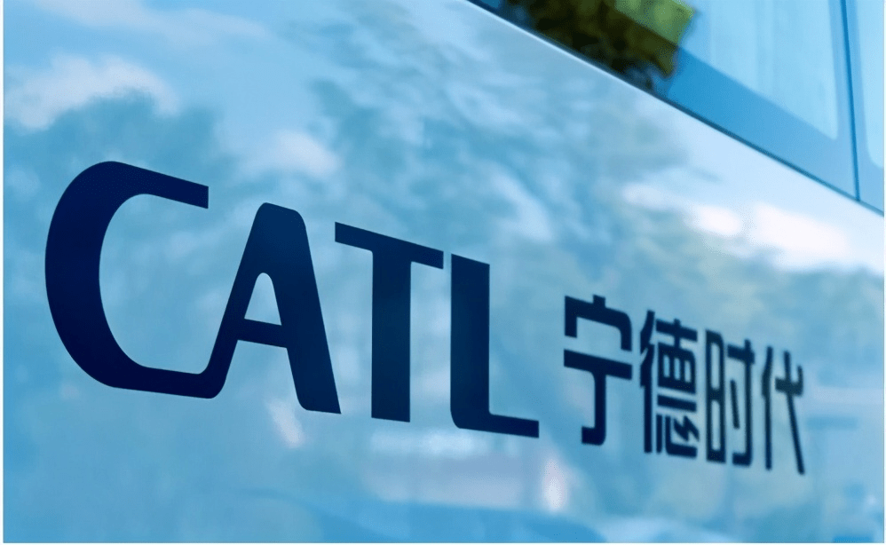 极客简报｜苹果「元宇宙」十年后见；小米手机江山不易守；工信部高压震慑鹅厂