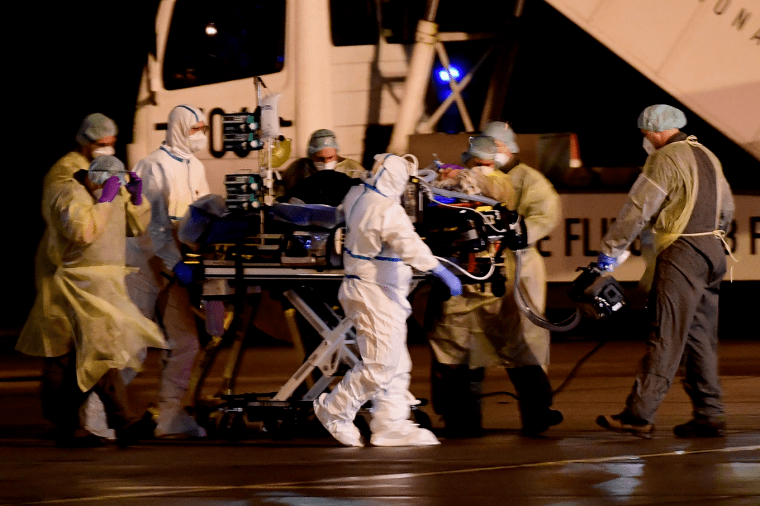 超级变异毒株"奥密克戎"入侵欧洲6国,荷兰13人感染,以色列紧急封国