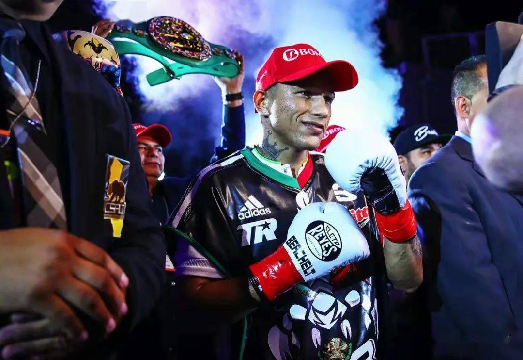 洛佩兹第1回合遭击倒,点数落败,丢掉全部金腰带_切特_瓦尔德兹_比赛