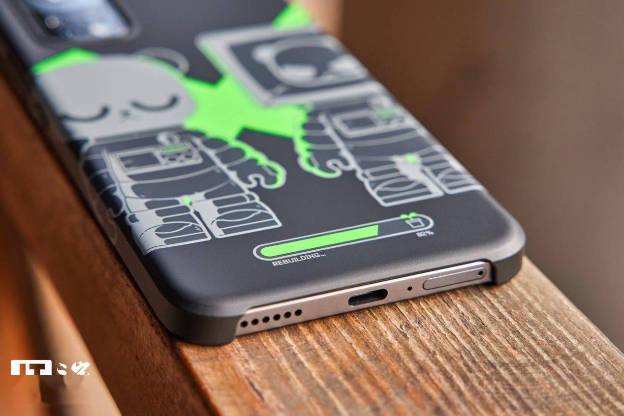 【IT之家开箱】魅族 18X PANDAER 重塑手机壳图赏