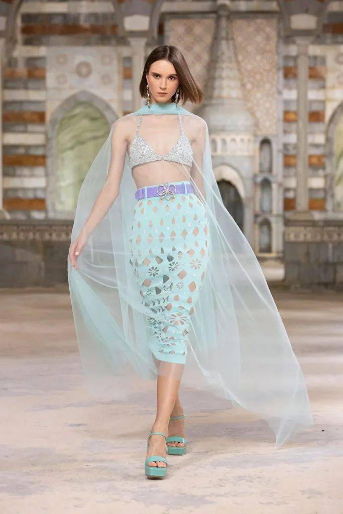 秀场【秀场】2022 春夏成衣系列 – GEORGES HOBEIKA