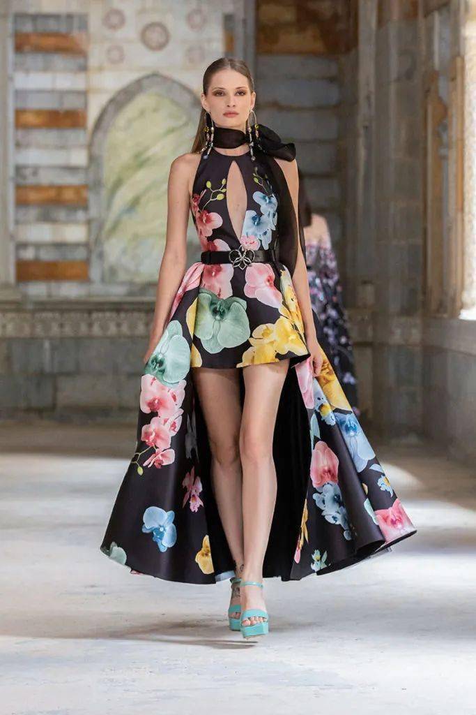 秀场【秀场】2022 春夏成衣系列 – GEORGES HOBEIKA