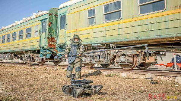 千钧一发！直击“刀尖舞者”排爆瞬间