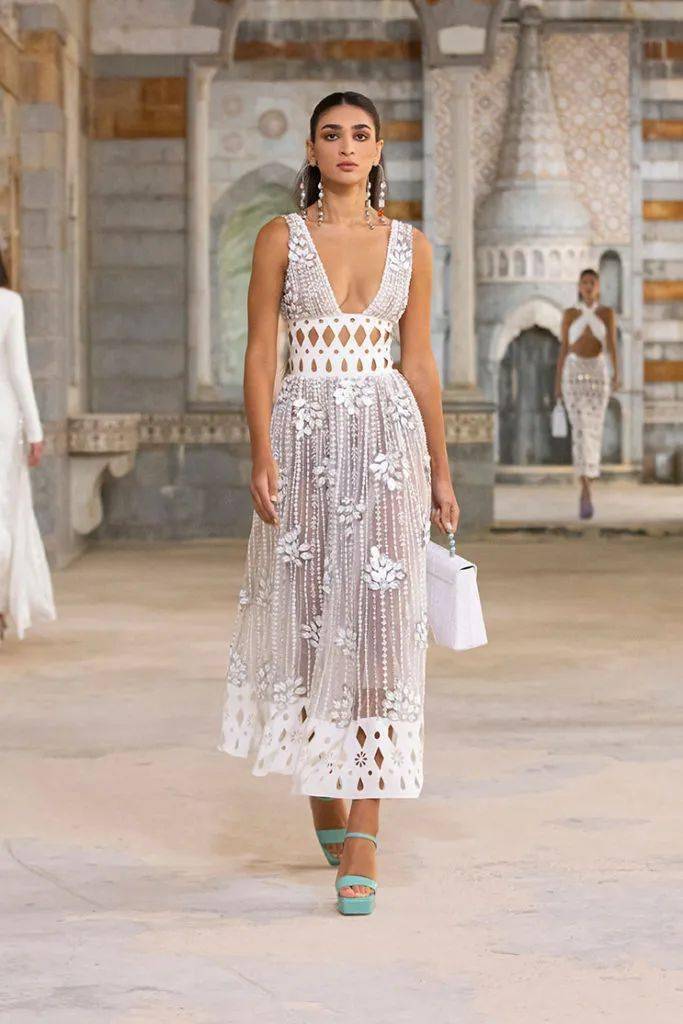 秀场【秀场】2022 春夏成衣系列 – GEORGES HOBEIKA