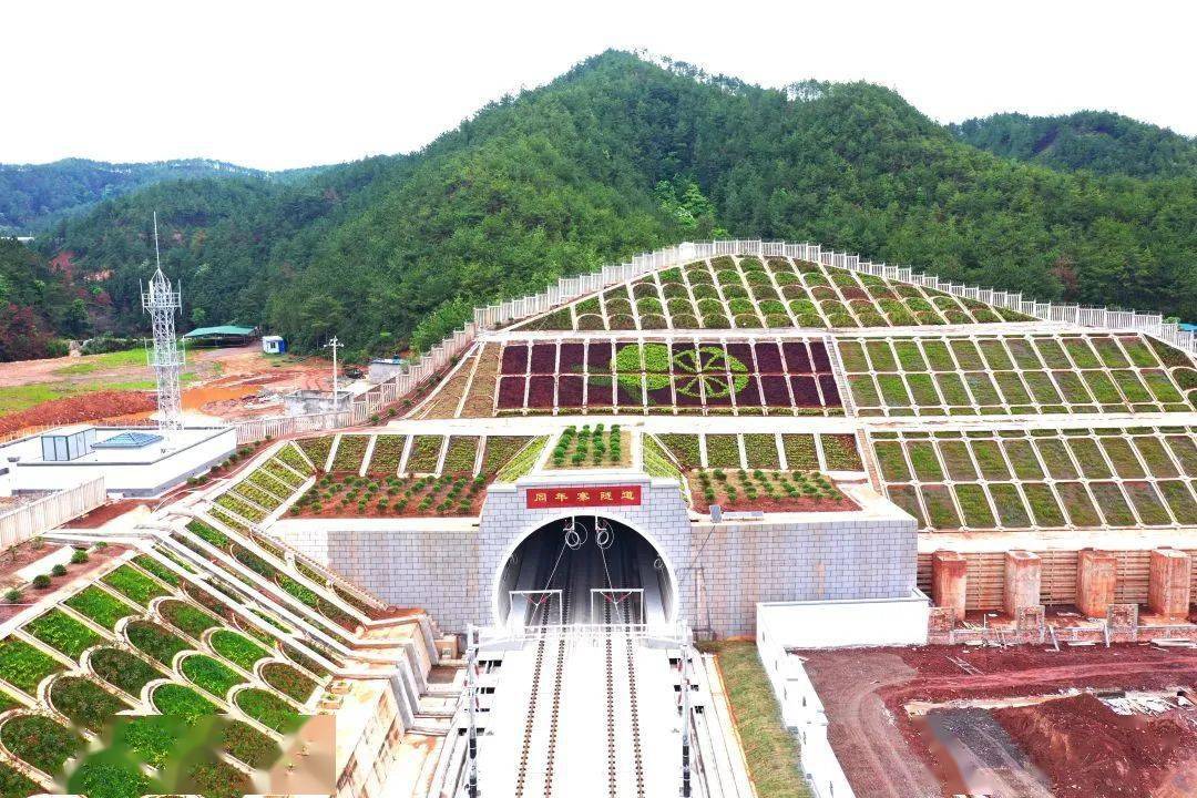 赣深高铁全线最长隧道是ta!_江西_穿越_控制性