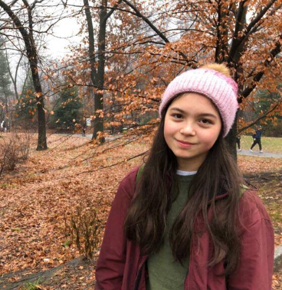 原央视主持人姜丰12岁混血女儿近照曝光,清纯文静十分可爱_袁鸣_儿女