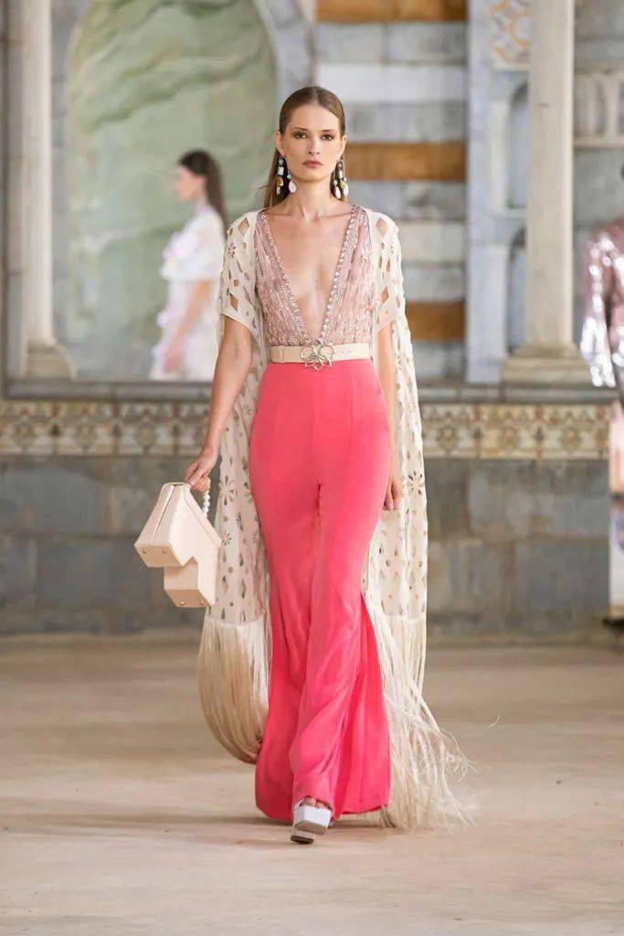 秀场【秀场】2022 春夏成衣系列 – GEORGES HOBEIKA