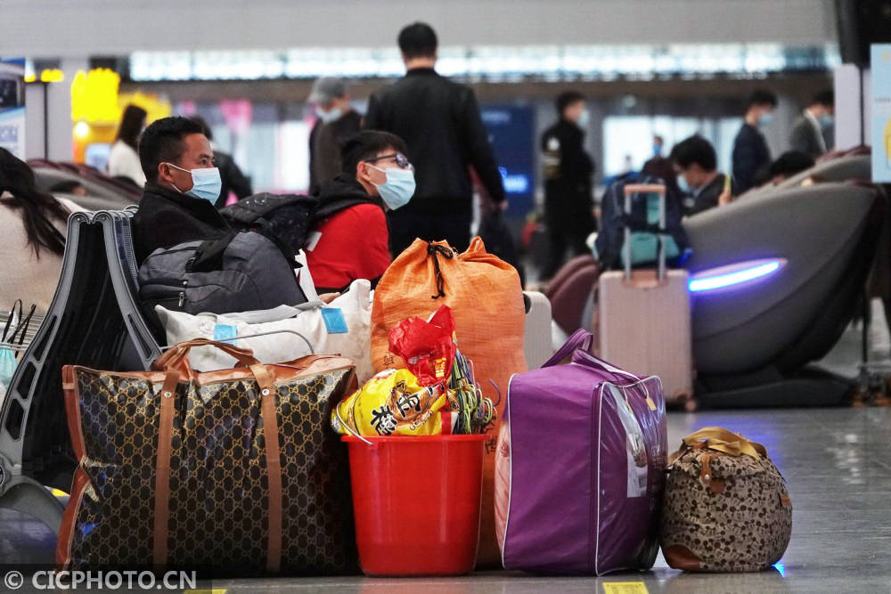春运表情_旅客_火车站_江苏