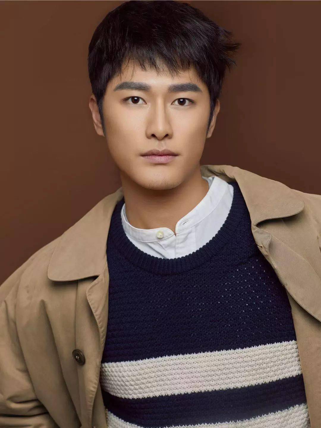 曾因打武警被封杀,如今在二手平台卖飞机,唐笑做了哪些荒唐事?