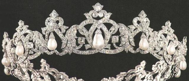 摩纳哥王室珠宝图片