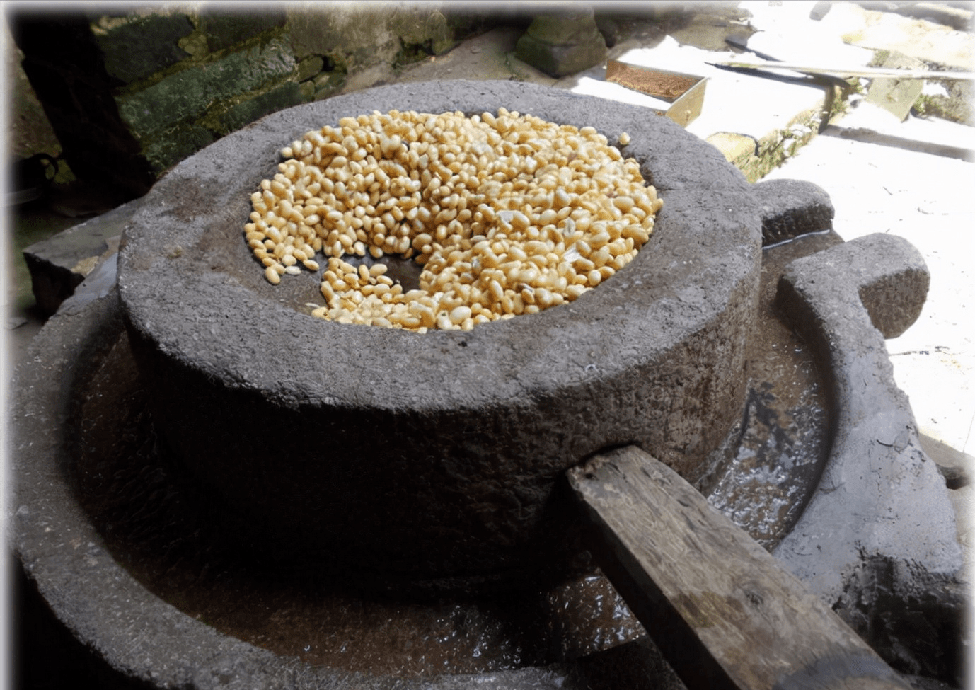 岫岩石磨豆腐图片