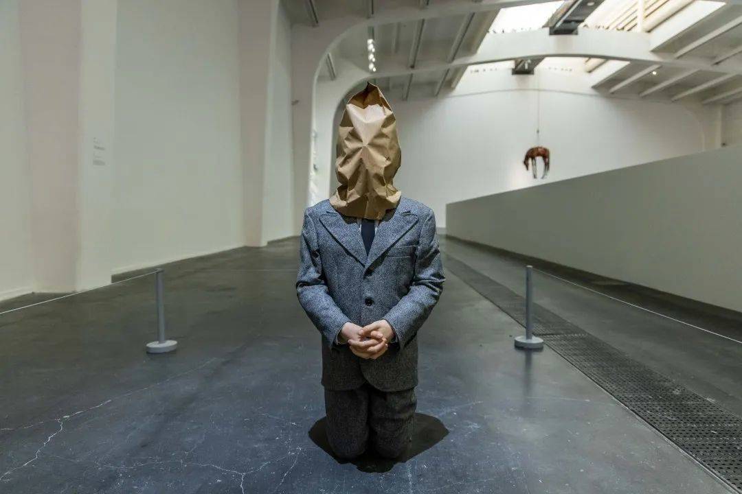 rr · people|卡特兰:恶作剧艺术家