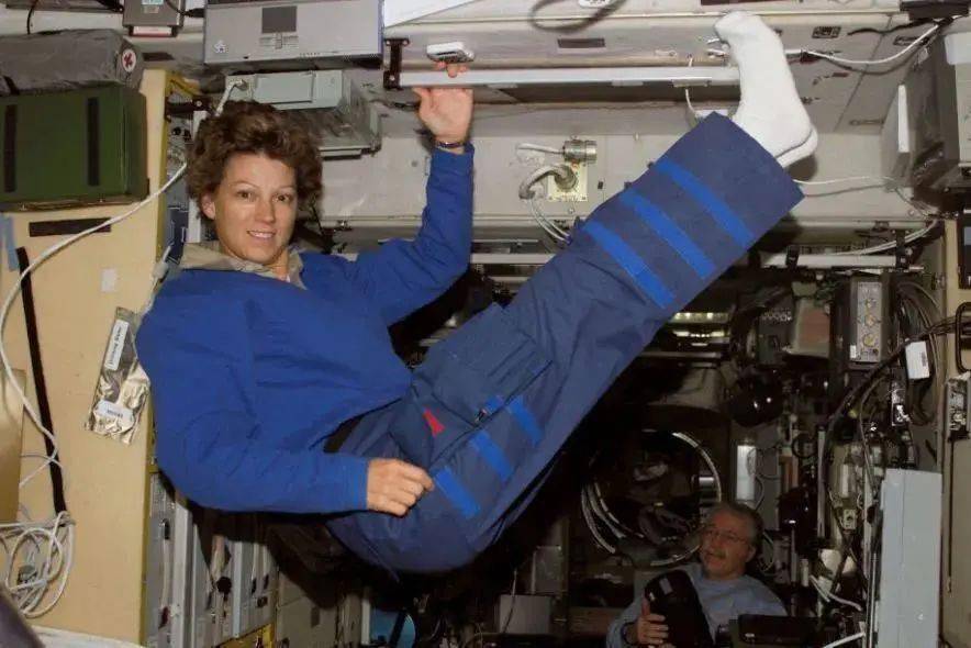 太空“托尼老师”上线!是时候展现真正的技术了→