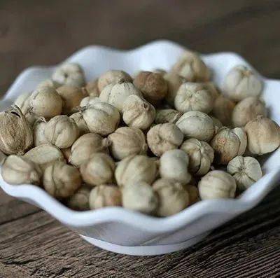 三种豆蔻各自该如何使用老师傅讲解草蔻白蔻肉蔻的使用技巧