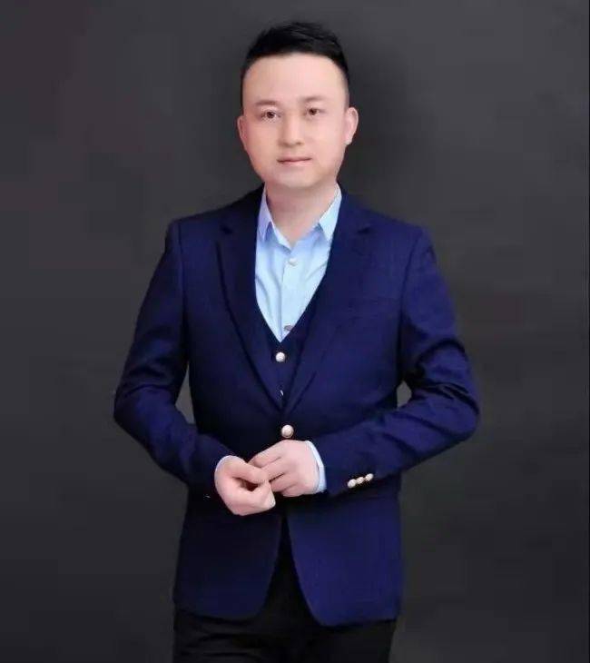 内蒙古交通之声主持人陈飞用声音传递专业交通知识立足首府服务全区