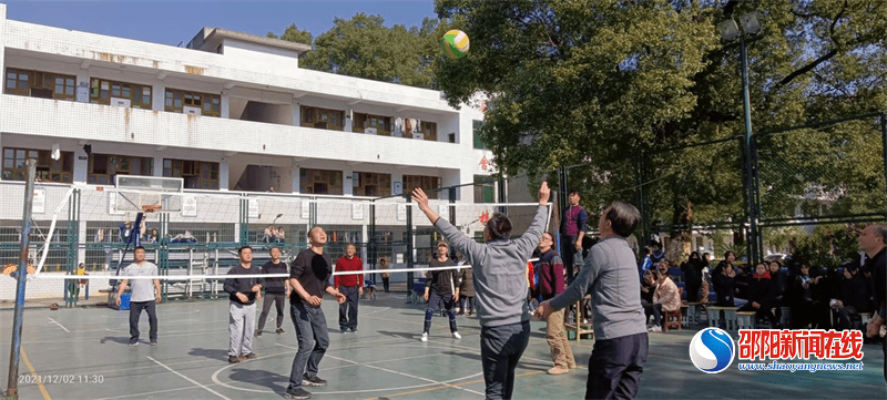 接力赛|新宁县崀山镇窑市中学举办秋季学生“三操”暨师生体育竞技比赛