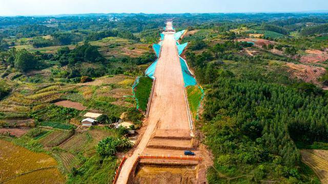 广西在建最长高速南湛高速的绿色工程高质量建设