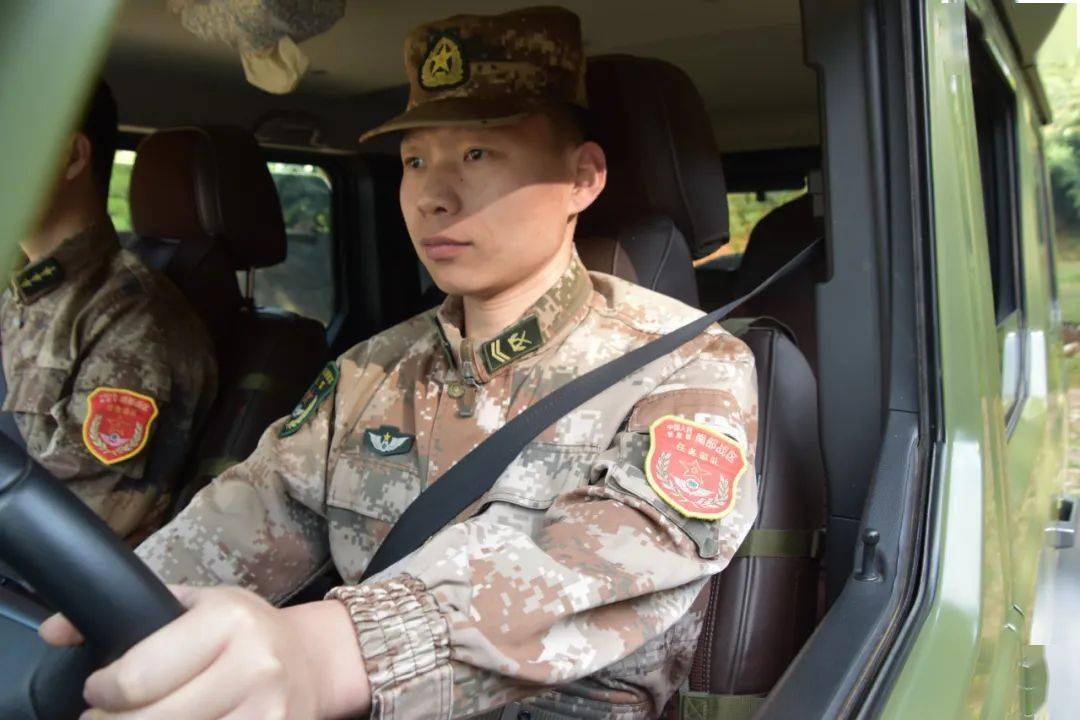 老班长们要退伍了_岗位_部队_张雪刚