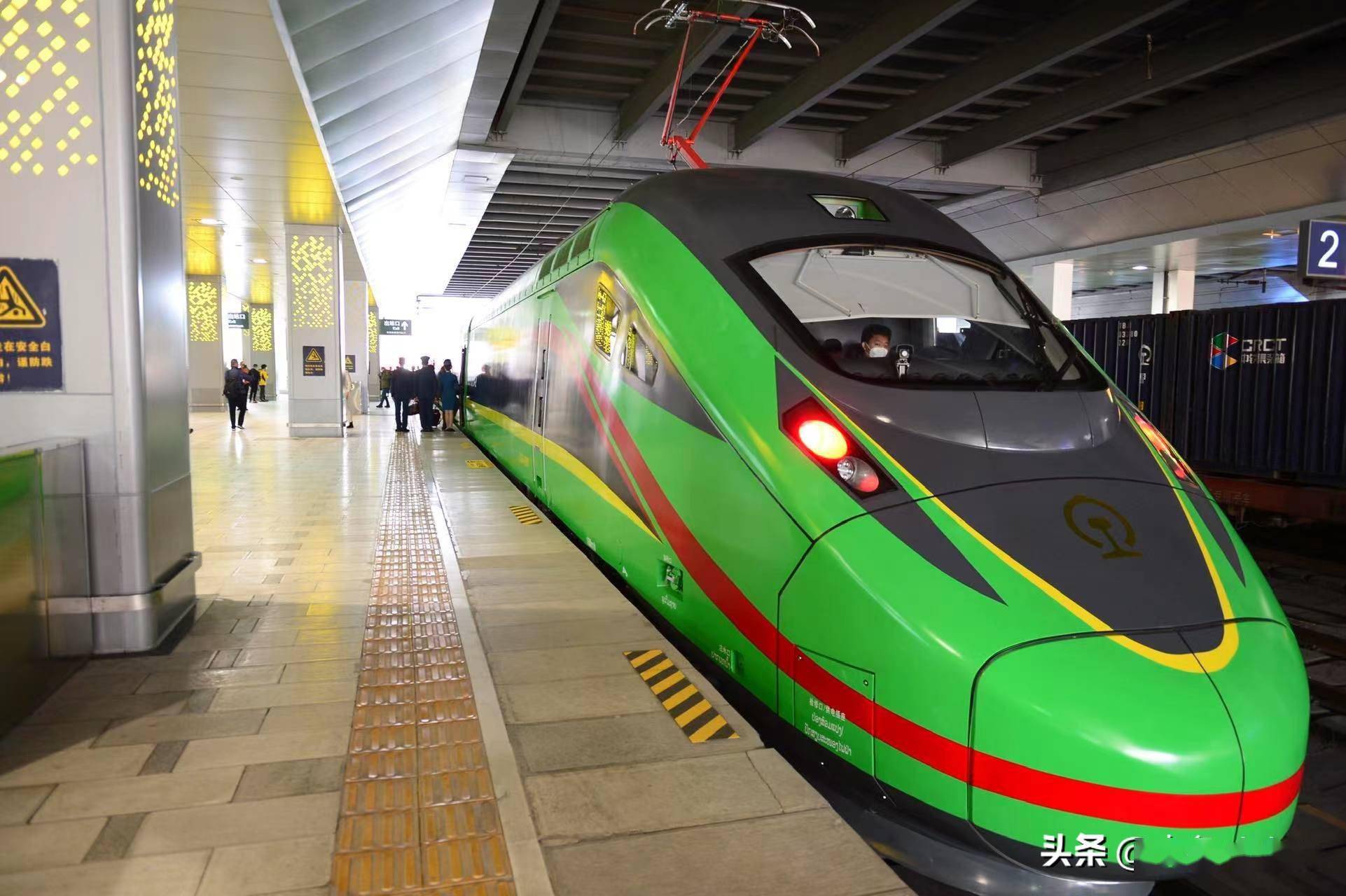 中老铁路全线开通运营