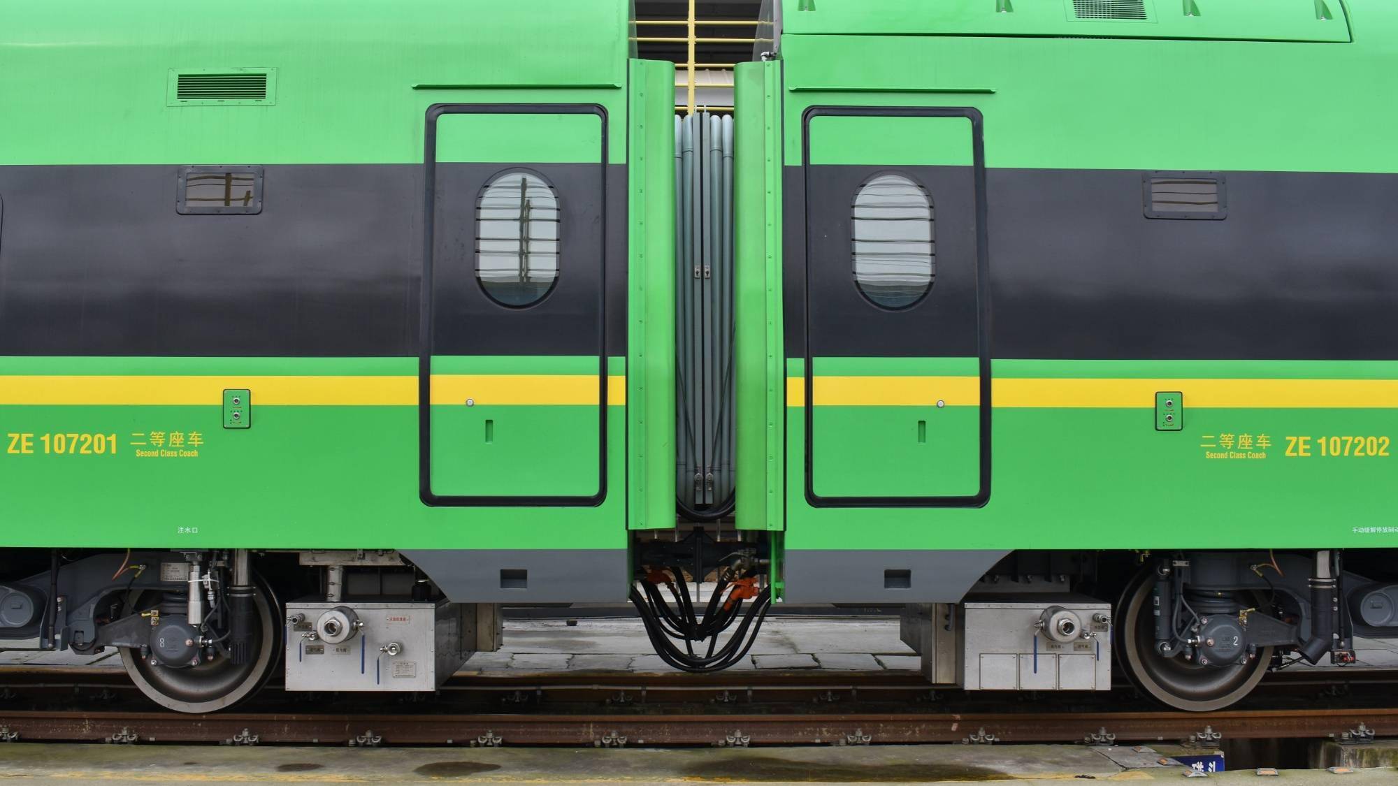 山东绿巨人火车图片