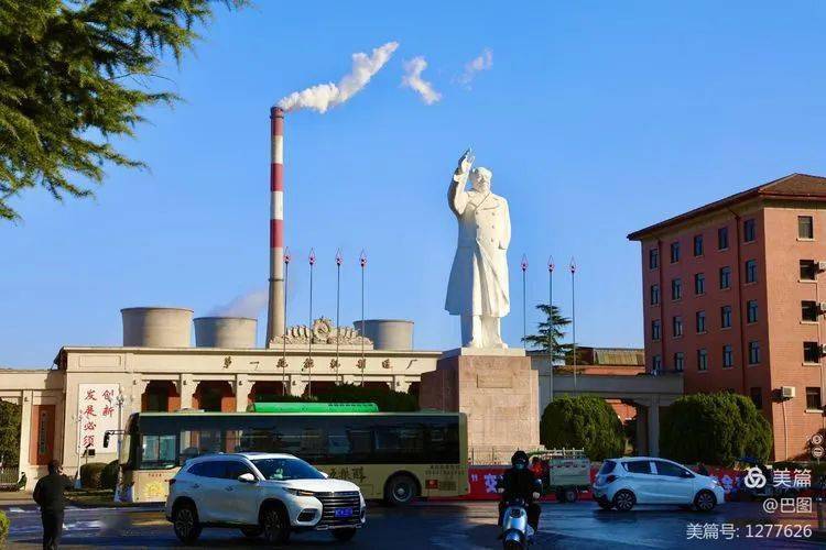 东方红农耕博物馆位于洛阳市涧西区的中国一拖对面,收集了国产第一代