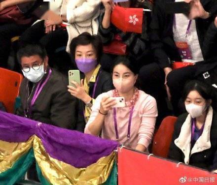 郭晶晶|“魔王”聚！张怡宁郭晶晶同框看奥运健儿代表团表演