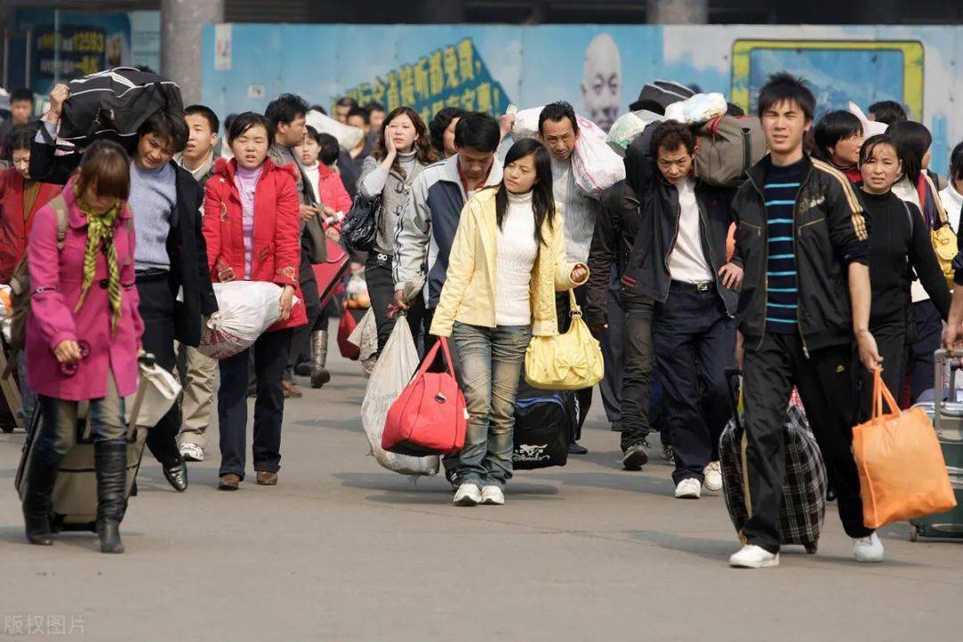 江西民工三十年沿海打工路改变了两代人命运