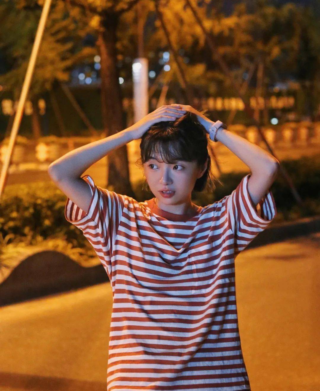 活泼可爱的96年短发mm是家中独生女性格温和的男生