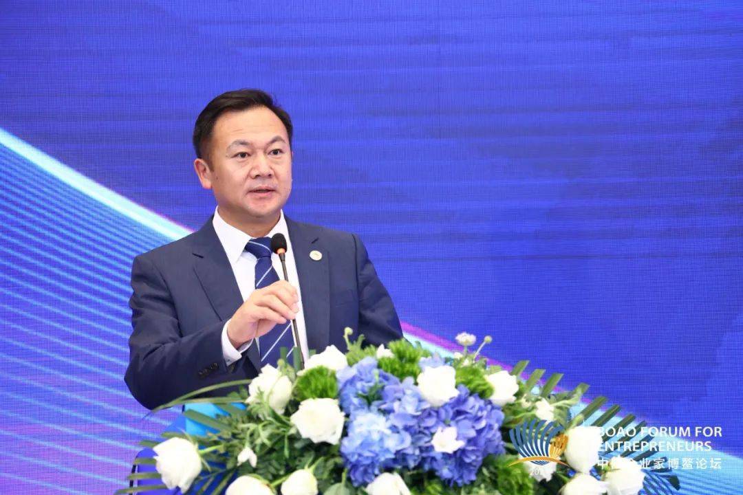 内蒙古伊利实业集团股份有限公司副总裁张轶鹏发表主旨演讲