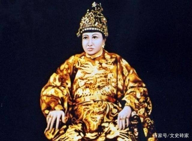 缘亲自抚养他,而且为养子专设名为"育德堂"的学堂,延请户部主事阮廷就