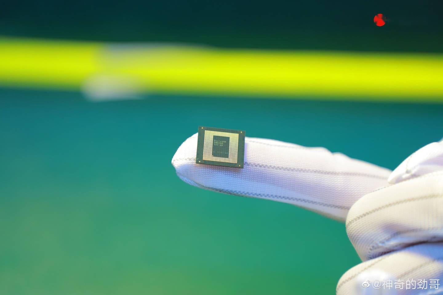 生产|联想陈劲晒出骁龙 8 Gen 1 量产上线图及大规模生产包装
