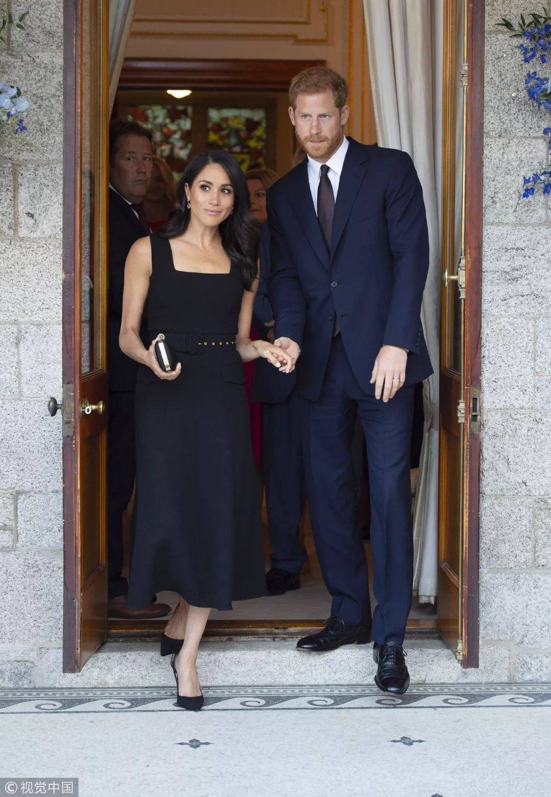 梅根和凯特是塑料妯娌情她一年置装费373万英镑是凯特的6倍