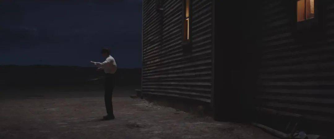 角色|颁奖季！深柜之死，是一场温柔的诱杀