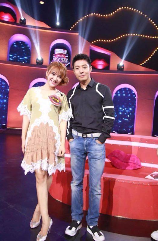 紧接着受邀参加江苏卫视综艺《芝麻开门》和《一站到底》;北京卫视