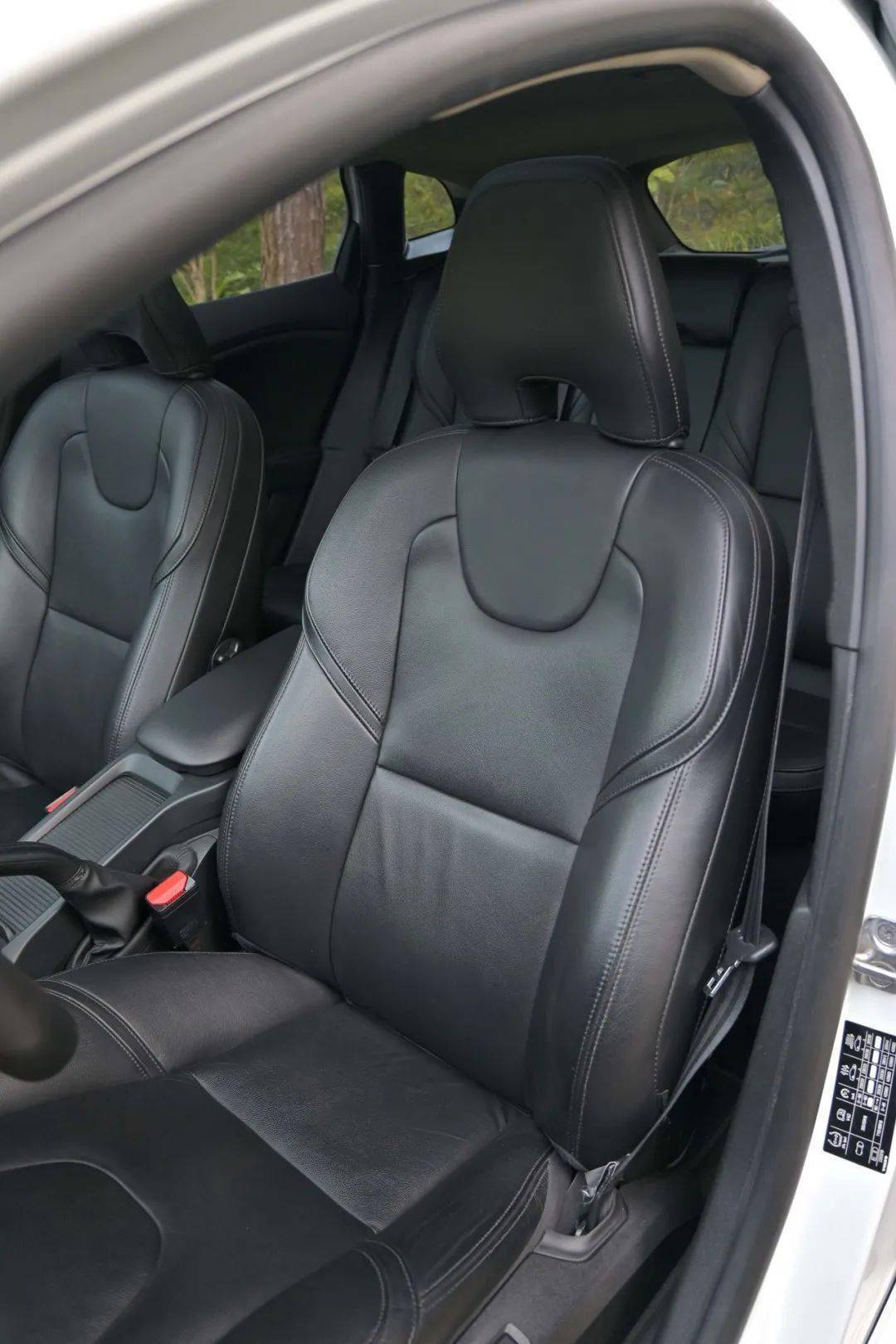 路试笔记二手沃尔沃v40此3非彼3试驾4缸家用伪钢炮