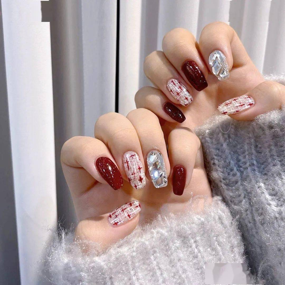 对联跨年要做的美甲,都给你们准备好了!