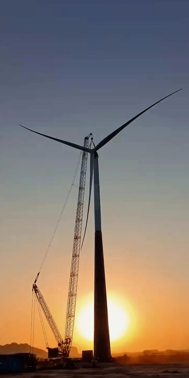 140m超高混塔风机彭泽县核电帽子山125mw分散式风电项目首台风机吊装