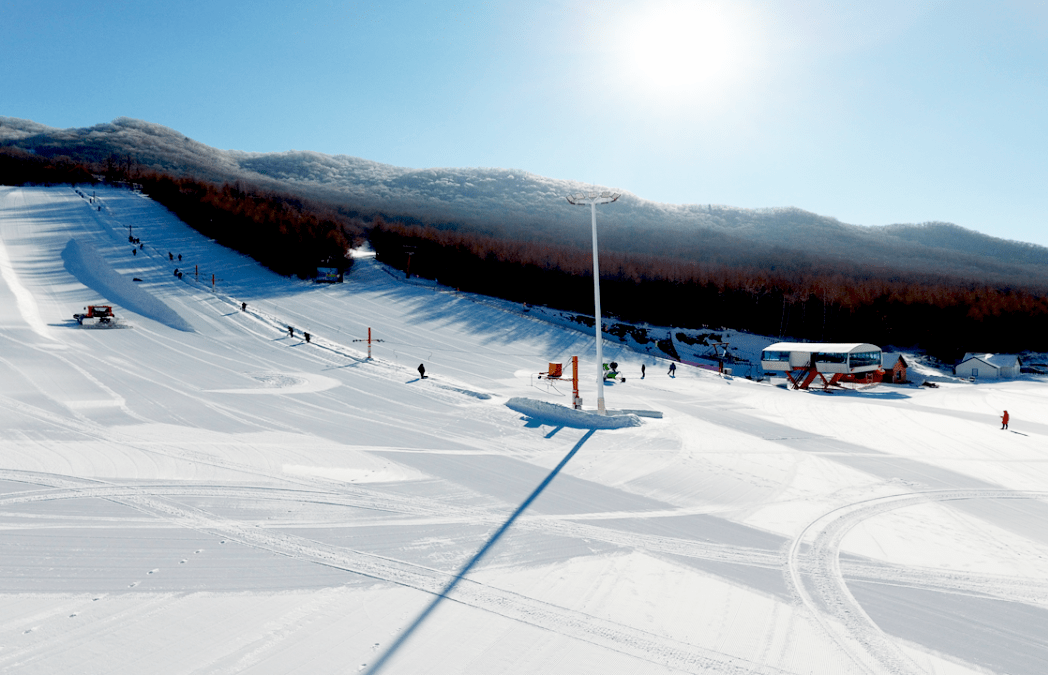 堆山公园滑雪场图片