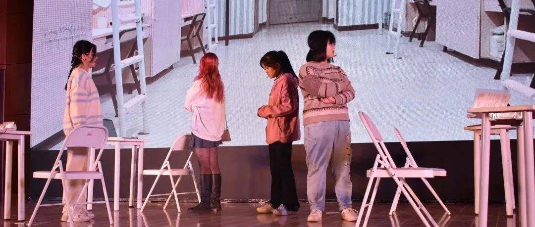 【直击校园】人文社会科学学院作品《心门》参加仁爱情景剧决赛_刘辰_生活_性格