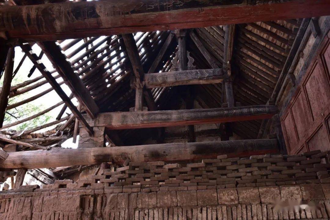 2021年7月"康驰子"拍摄的丰固村普寿寺现状,屋顶大面积坍塌2016年5月"