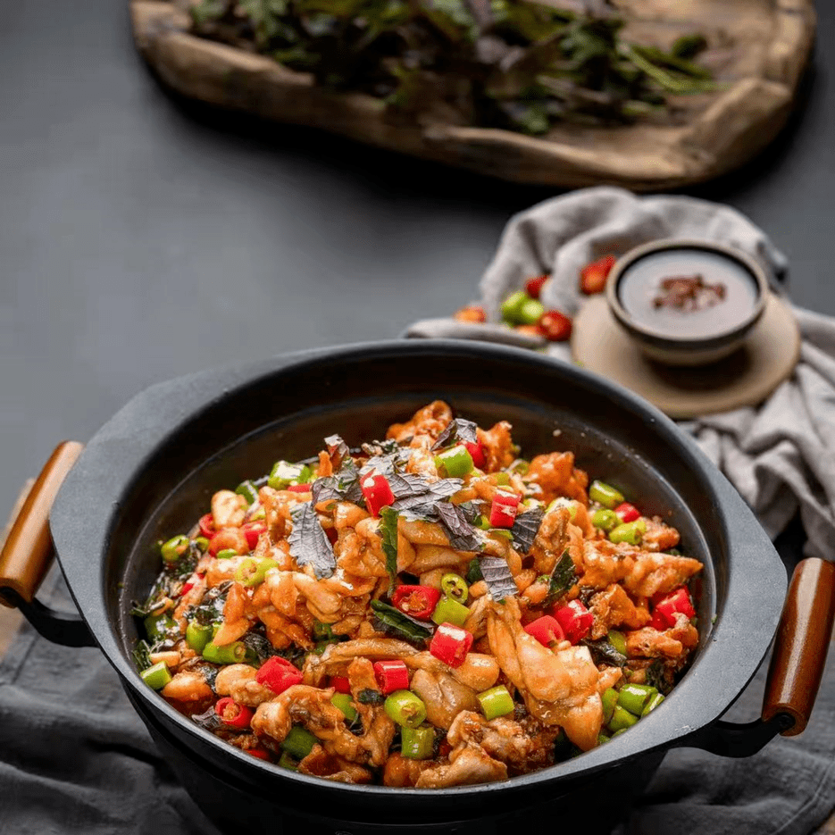 鸡汁菌菇,苗家酸汤,泡椒青椒紫苏,蒜香