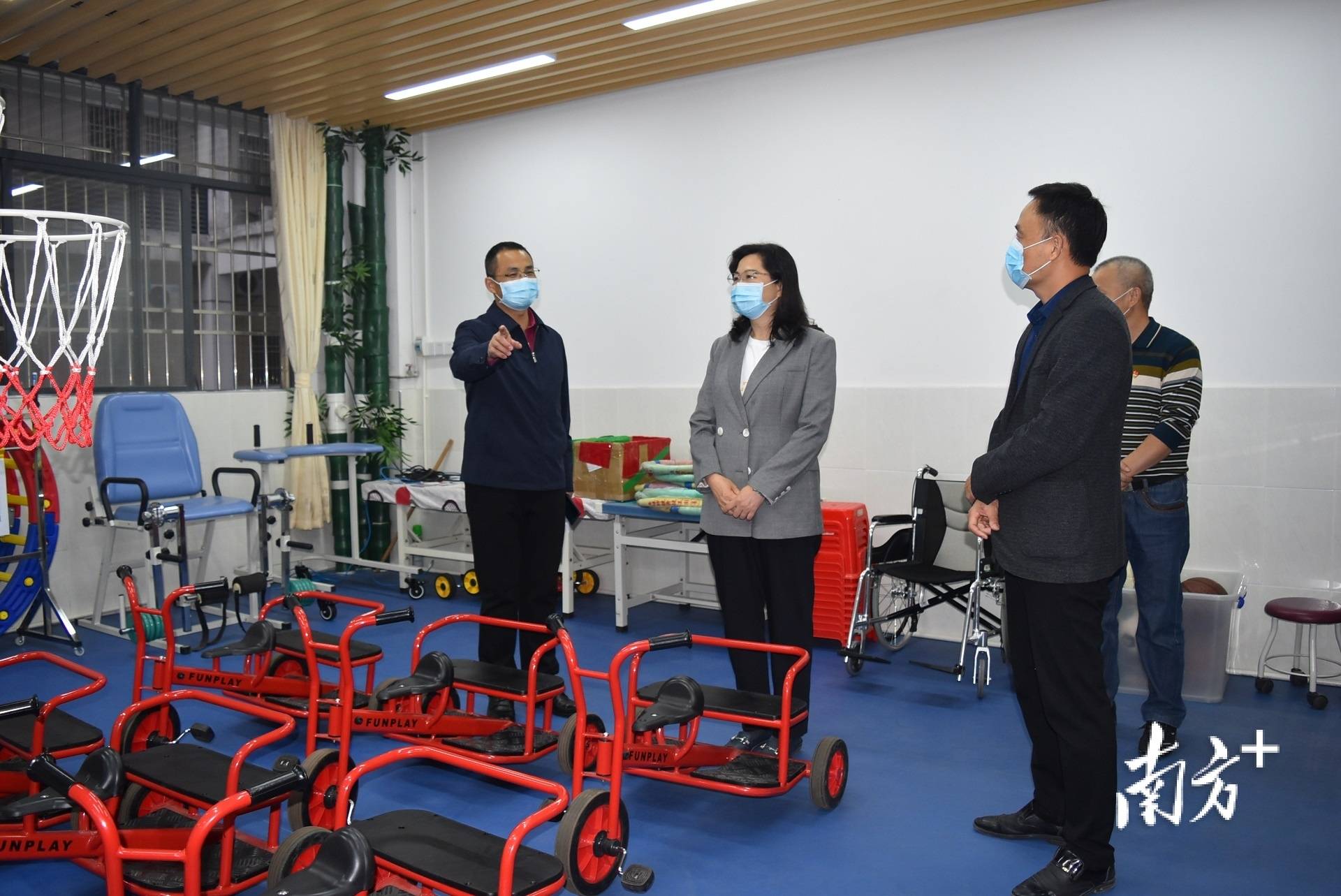 邓菲调研特殊教育工作:让弱势群体得到应有的关爱和照顾_段灿_阳山