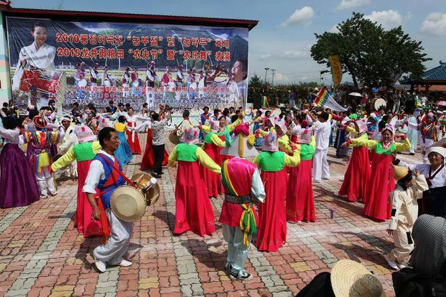 看看朝鲜族这三块"瑰宝"_龙井市_奚琴_开山屯镇