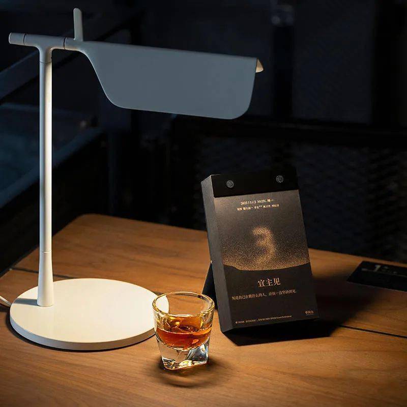 2022日历"趣味设计"大赏_插画_蓝夜_挂历