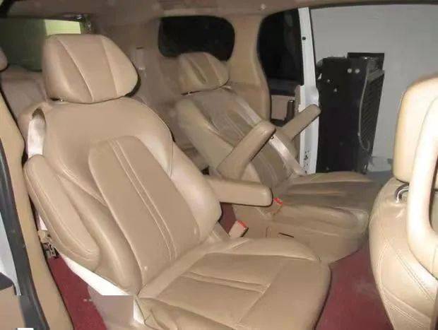 鲁qh2222丰田霸道任虹郡路虎任井民鲁qh888u别克任海昌拍卖