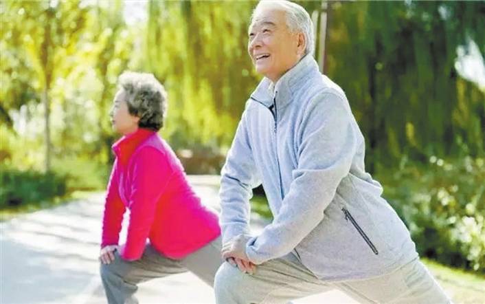 老年人冬季晨练 这些误区要避免