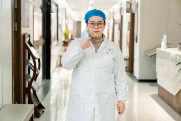 病毒|3岁儿子发烧两天！杭州妈妈凌晨3点回到家，却连看看都不敢：怕把病毒带回家…